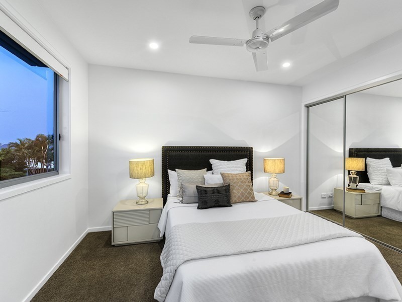 2/21 Pickwick Street, Cannon Hill QLD 4170