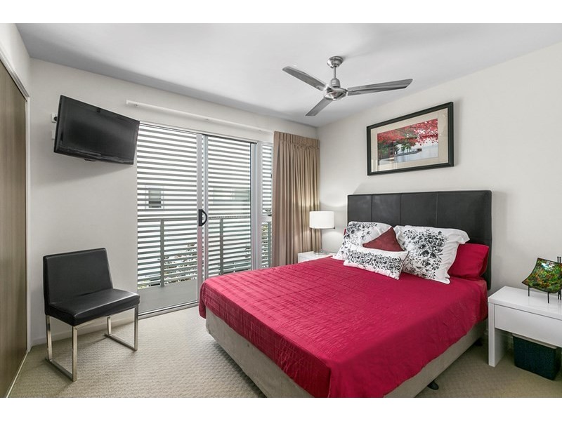 18/12 Barramul Street, Bulimba QLD 4171