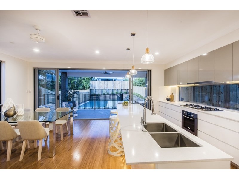 88 Stanley Road, Camp Hill QLD 4152