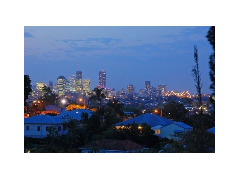 23 Thomson Street, Greenslopes QLD 4120