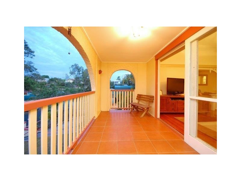 23 Thomson Street, Greenslopes QLD 4120