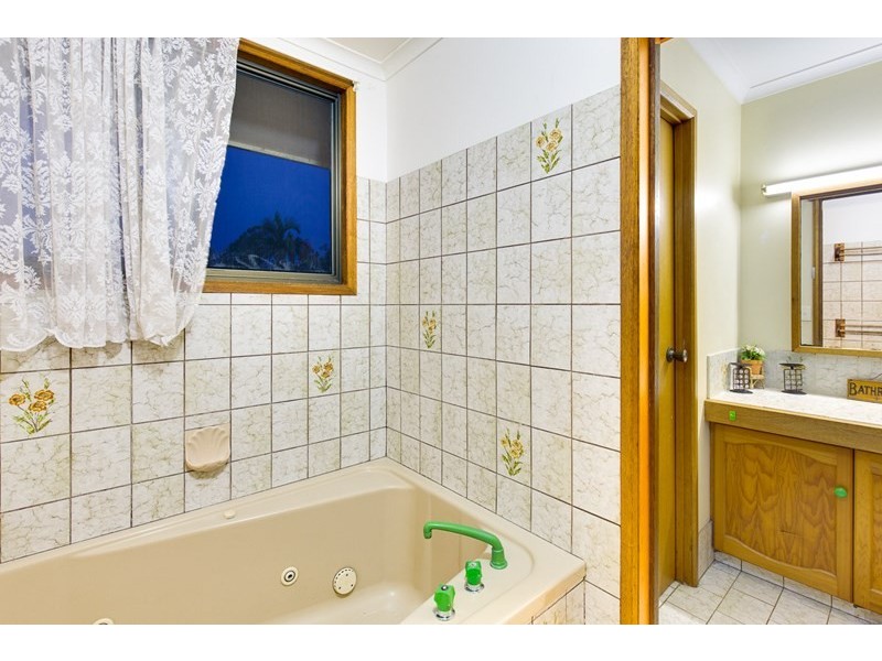 5 Baxton Place, Shailer Park QLD 4128