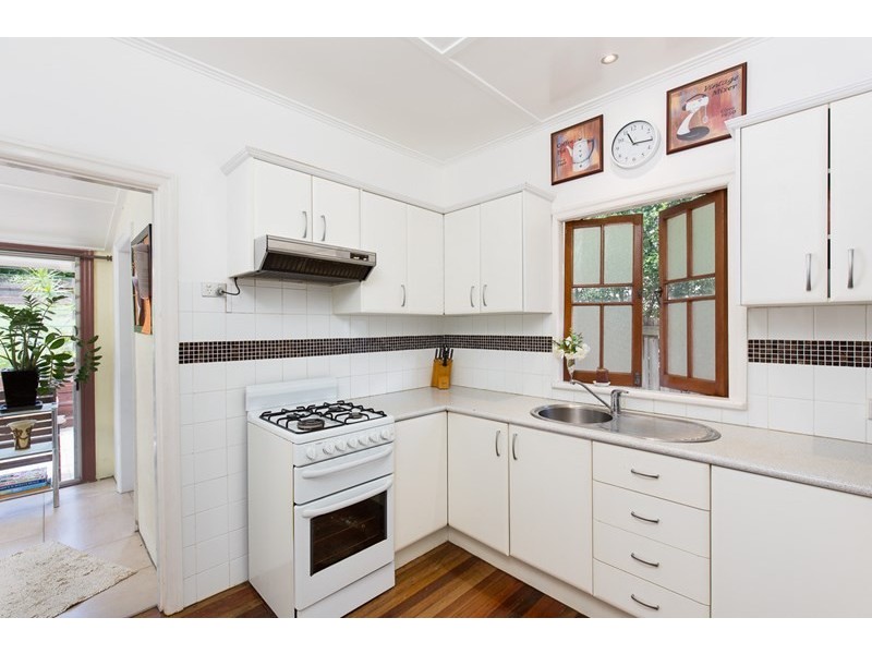 24 Ernest Street, Camp Hill QLD 4152