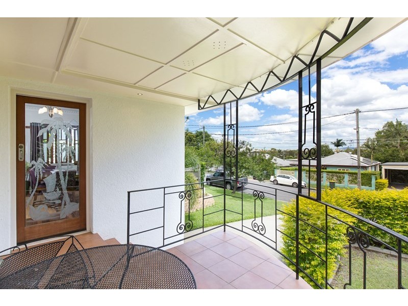 24 Ernest Street, Camp Hill QLD 4152