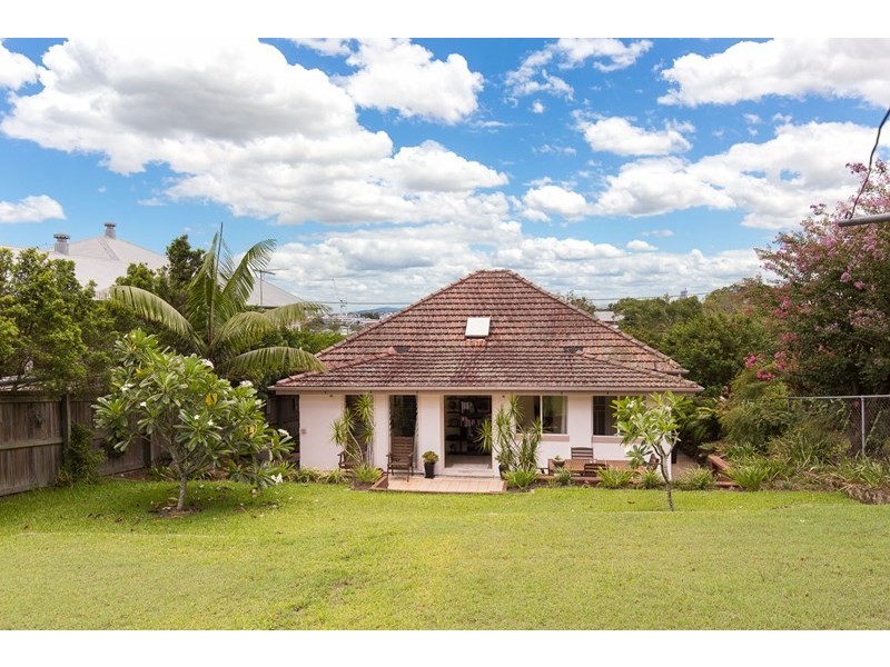 24 Ernest Street, Camp Hill QLD 4152