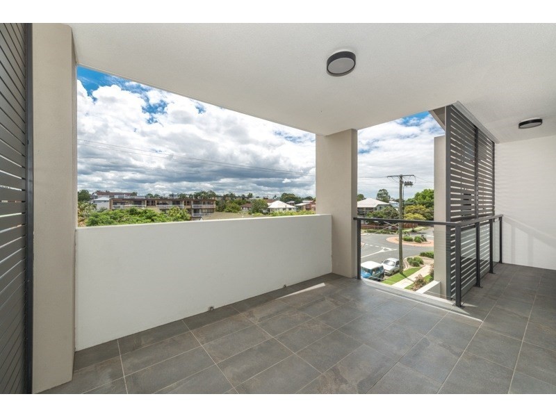 203/111 Kates, Morningside QLD 4170