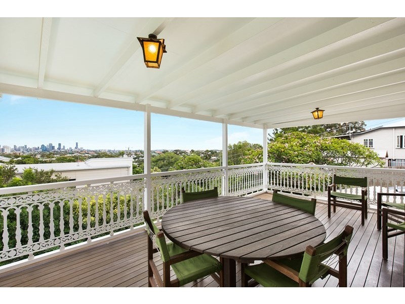 134 Sackville Street, Greenslopes QLD 4120