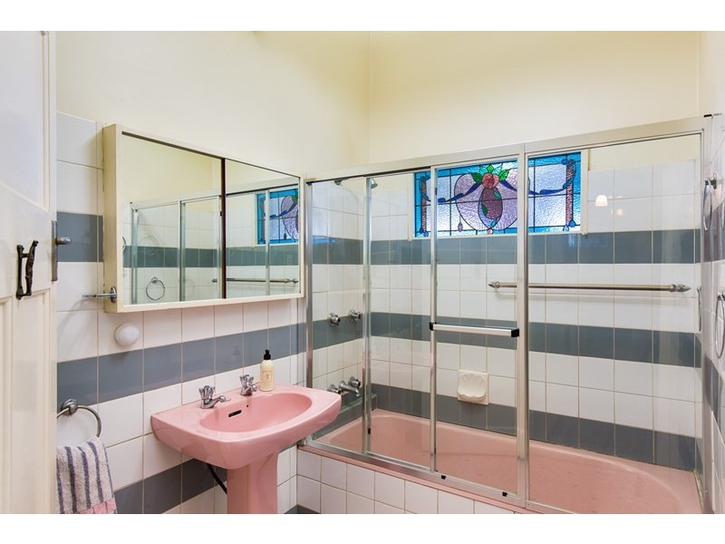 134 Sackville Street, Greenslopes QLD 4120