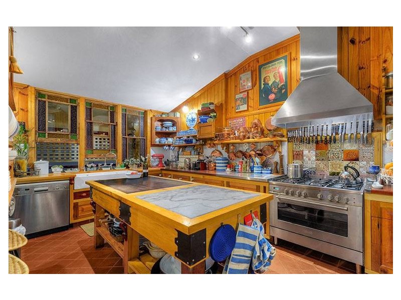 12 Malcolm Street, Hawthorne QLD 4171