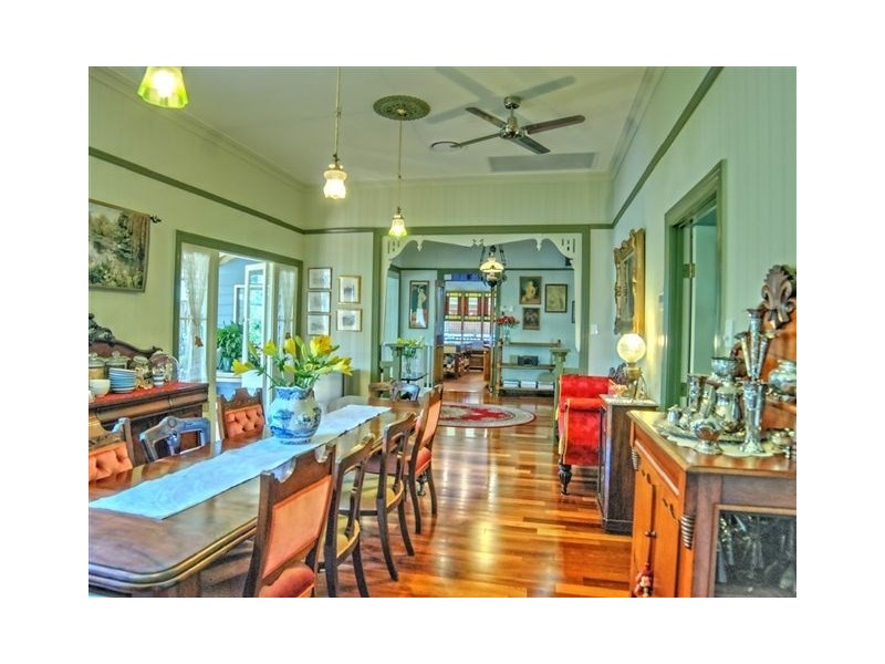 12 Malcolm Street, Hawthorne QLD 4171