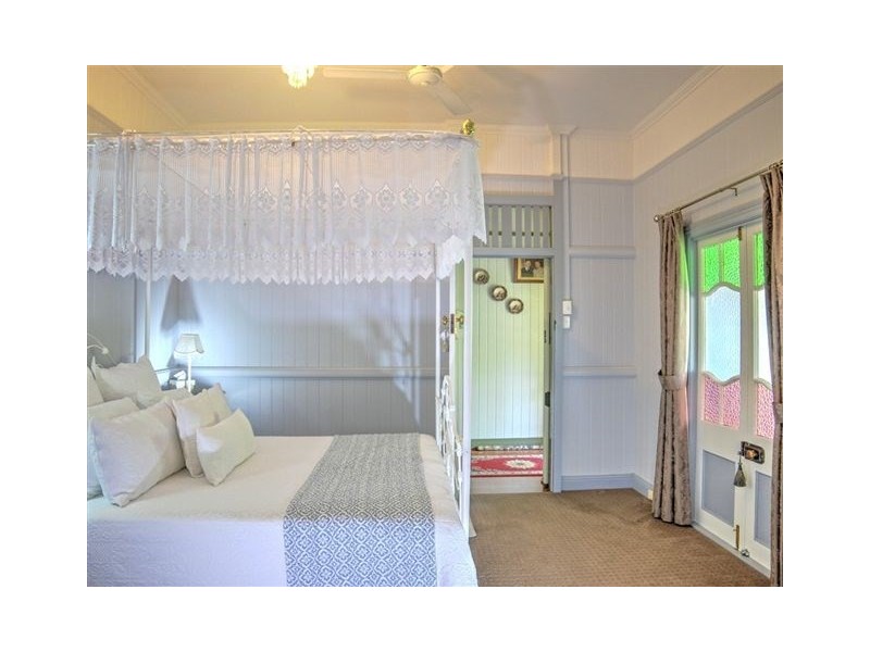 12 Malcolm Street, Hawthorne QLD 4171