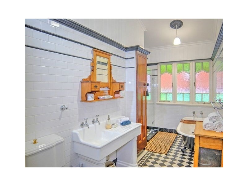 12 Malcolm Street, Hawthorne QLD 4171