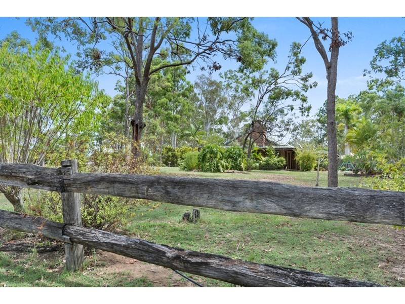 6 Philip Crescent, Barellan Point QLD 4306