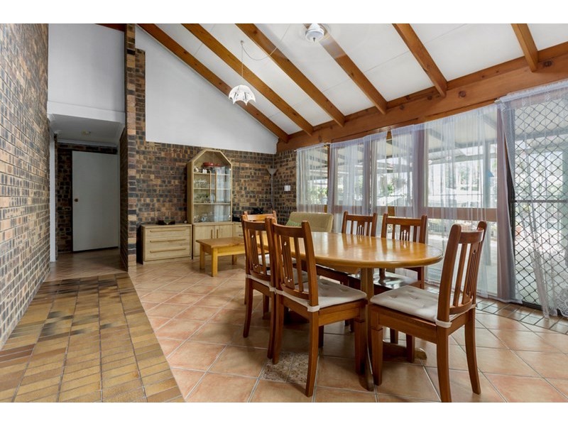 6 Philip Crescent, Barellan Point QLD 4306