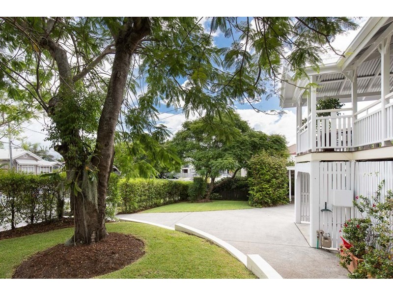 99 Elliott Street, Hawthorne QLD 4171