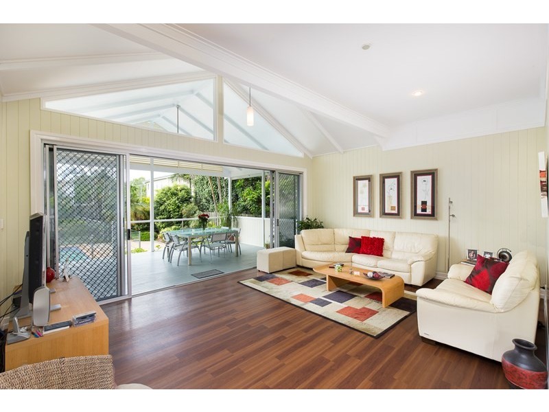 99 Elliott Street, Hawthorne QLD 4171