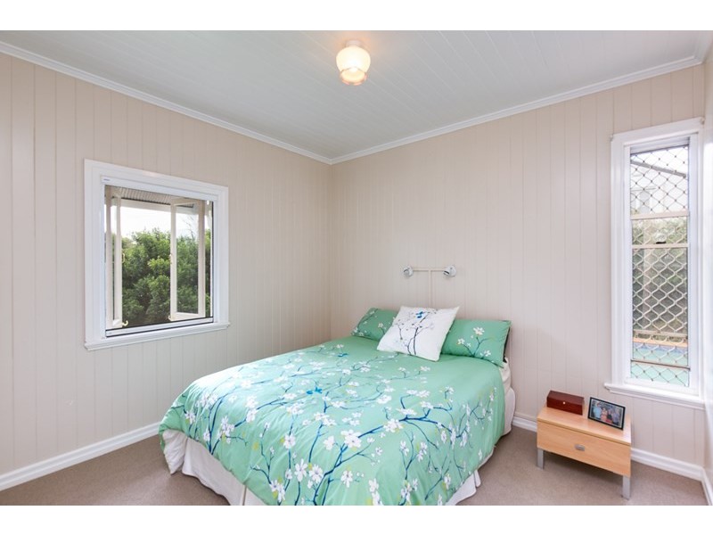 99 Elliott Street, Hawthorne QLD 4171