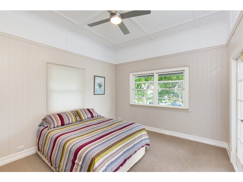 99 Elliott Street, Hawthorne QLD 4171