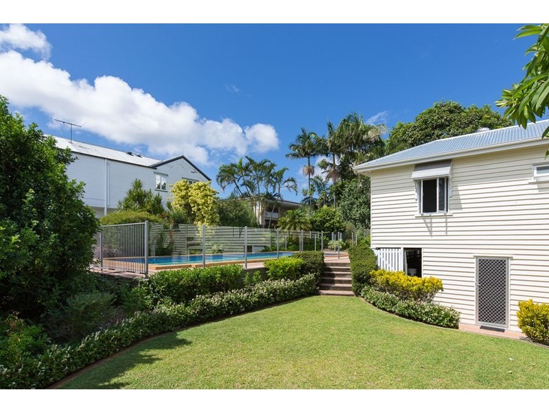 99 Elliott Street, Hawthorne QLD 4171