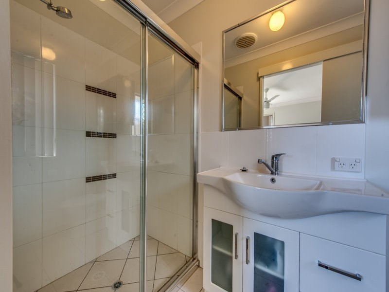 12 Acacia Street, Heathwood QLD 4110