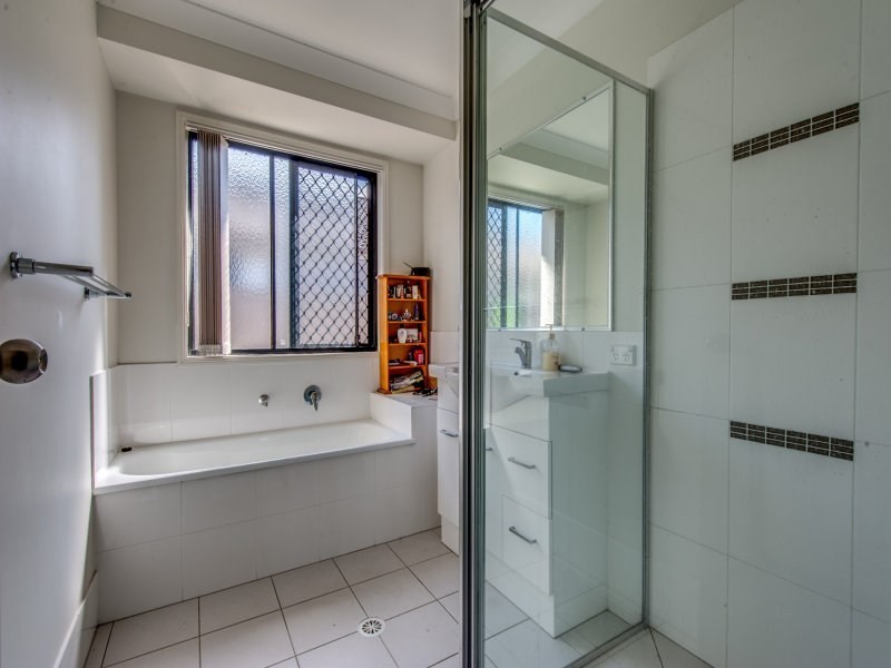 12 Acacia Street, Heathwood QLD 4110