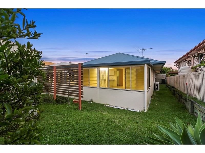 23 Carnation Street, Wynnum QLD 4178