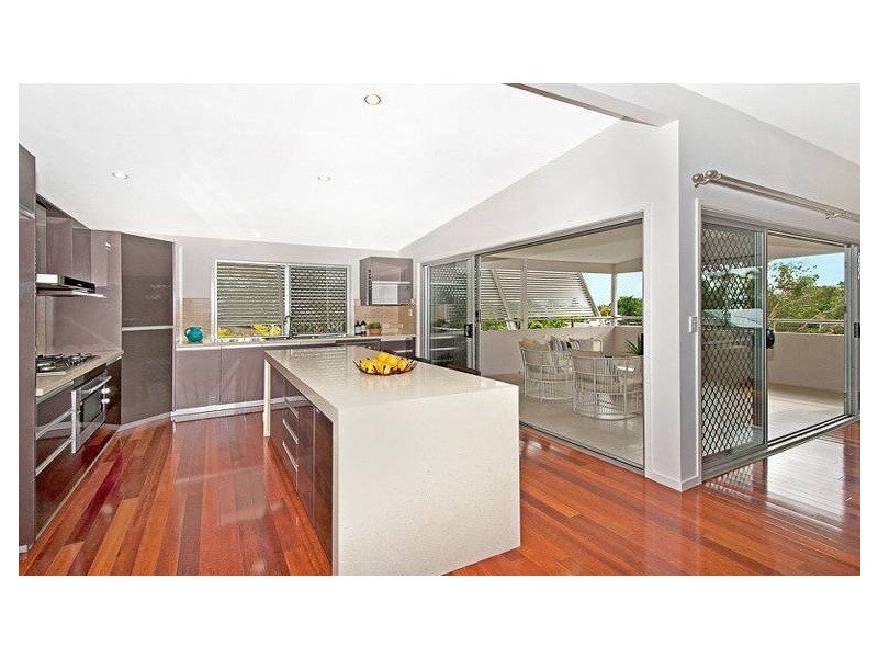 7 Doyle Street, Coorparoo QLD 4151