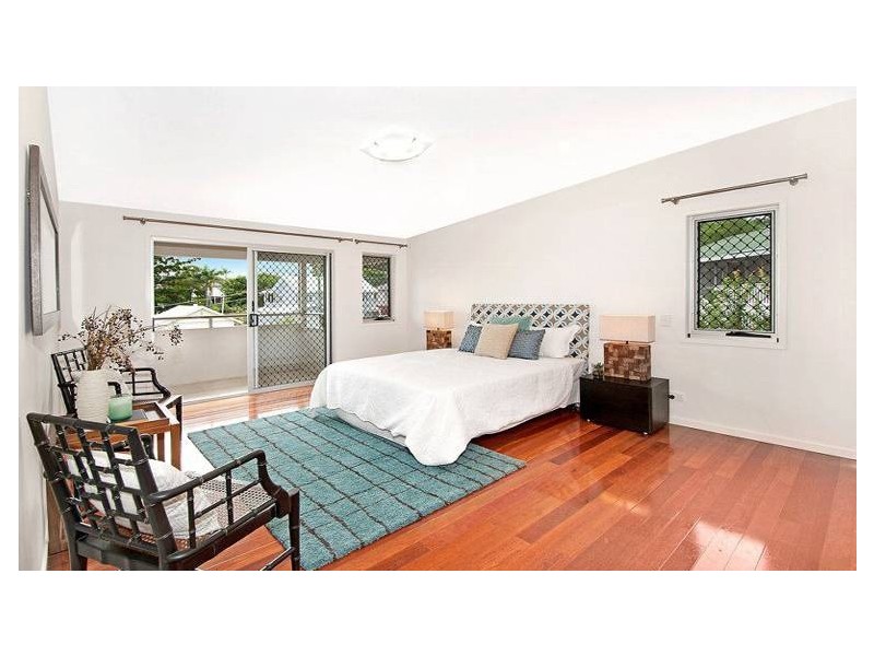 7 Doyle Street, Coorparoo QLD 4151