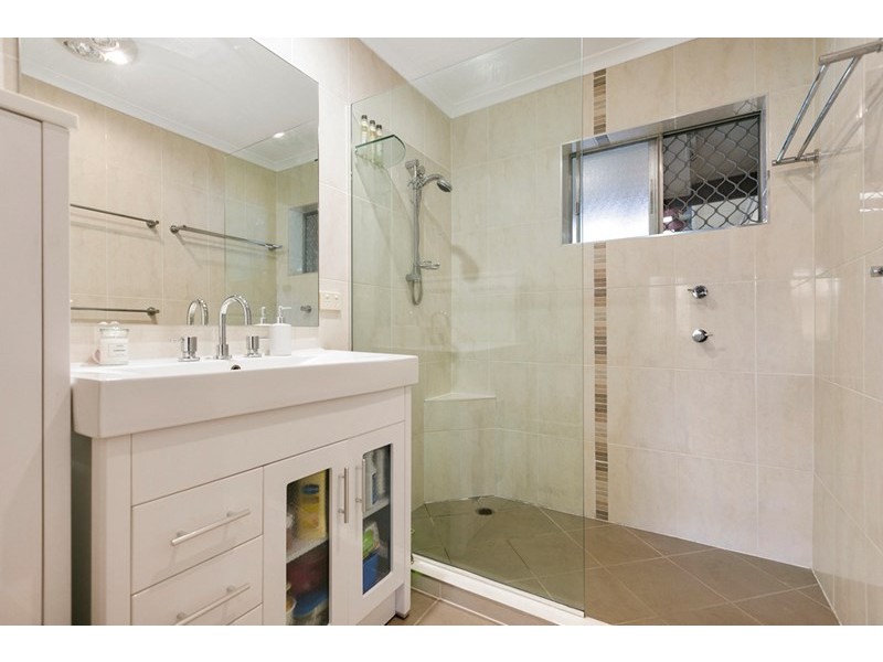 53 Regent Street, Wynnum West QLD 4178