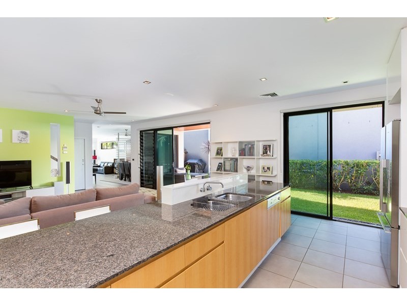 45 Shore Crescent, Bulimba QLD 4171