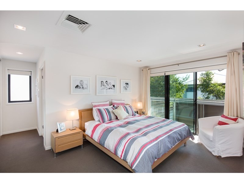 45 Shore Crescent, Bulimba QLD 4171