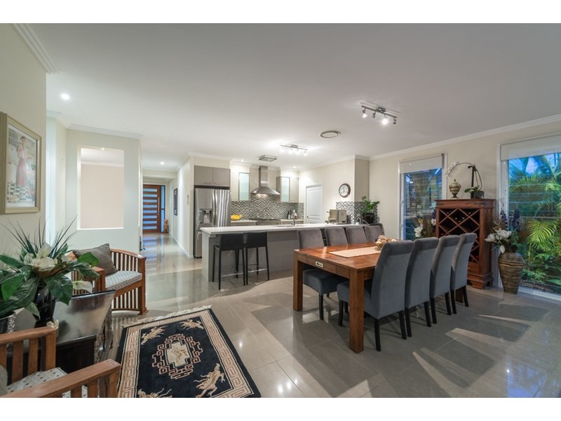 51 Condamine Drive, Sinnamon Park QLD 4073