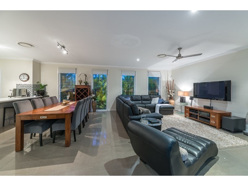51 Condamine Drive, Sinnamon Park QLD 4073