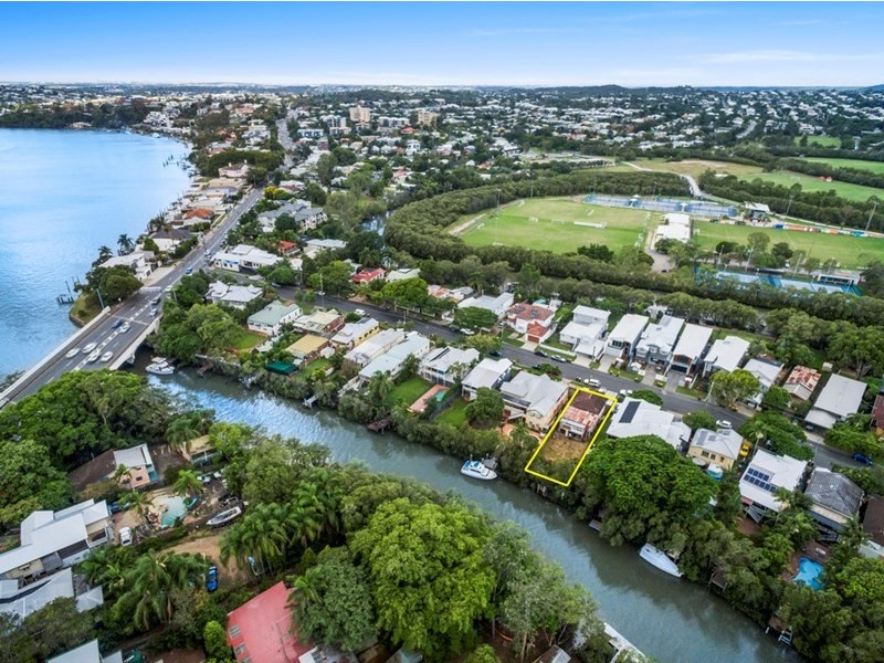 35 Gillan Street, Norman Park QLD 4170