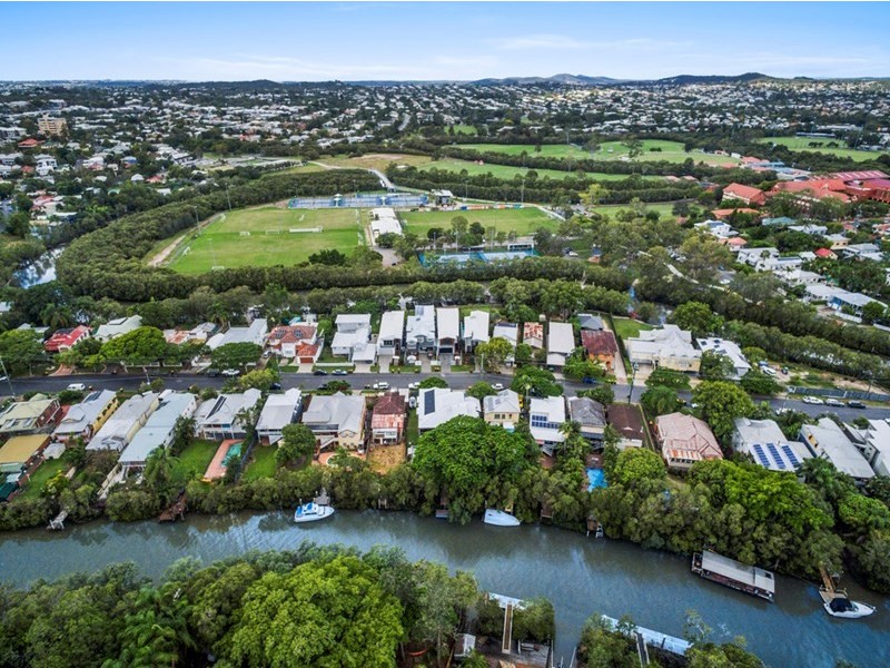 35 Gillan Street, Norman Park QLD 4170