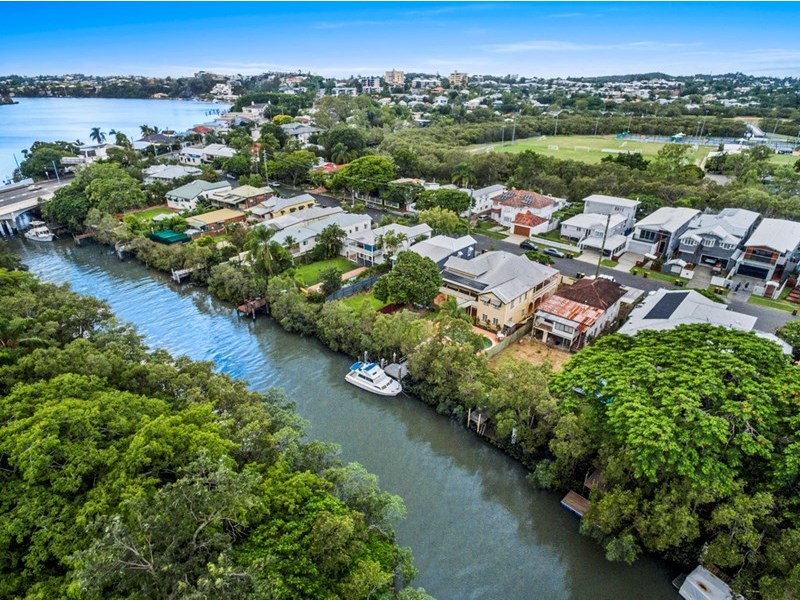 35 Gillan Street, Norman Park QLD 4170