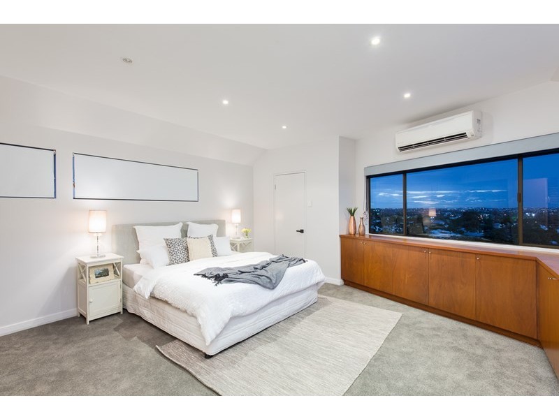 34 Quirinal Crescent, Seven Hills QLD 4170