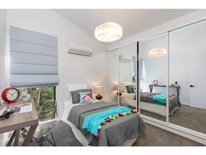 34 Quirinal Crescent, Seven Hills QLD 4170