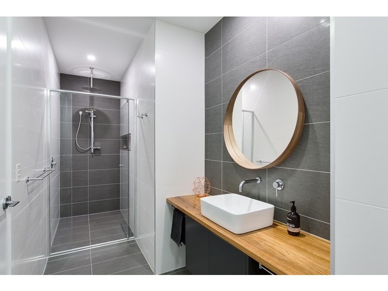 24 McDonald Street, Hawthorne QLD 4171