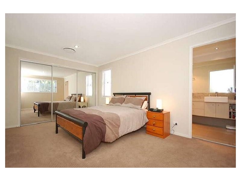 32 Olive Street, Morningside QLD 4170