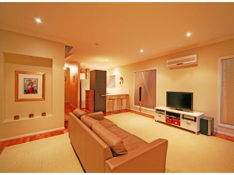 4/61 Riding Road, Hawthorne QLD 4171