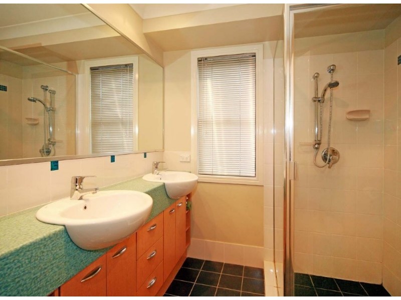 4/61 Riding Road, Hawthorne QLD 4171