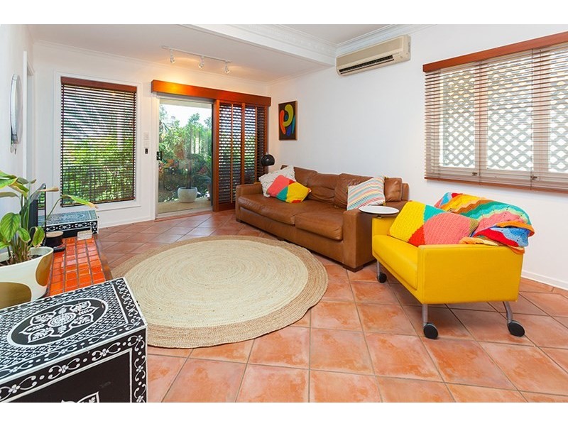 1 Corn Street, Holland Park West QLD 4121