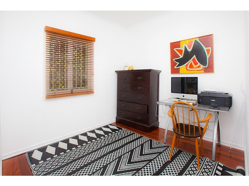 1 Corn Street, Holland Park West QLD 4121