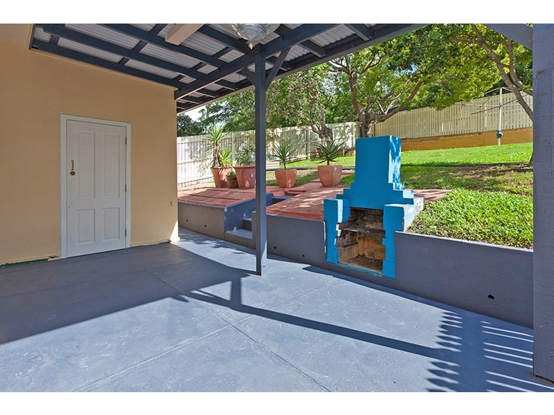 1 Corn Street, Holland Park West QLD 4121