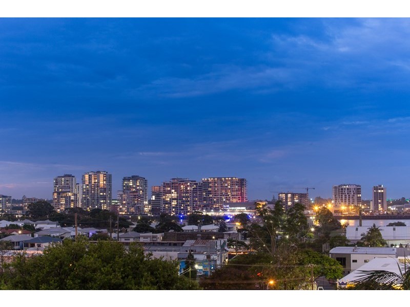 33 Taylor Street, Balmoral QLD 4171