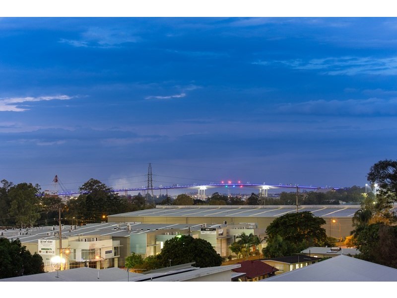 33 Taylor Street, Balmoral QLD 4171