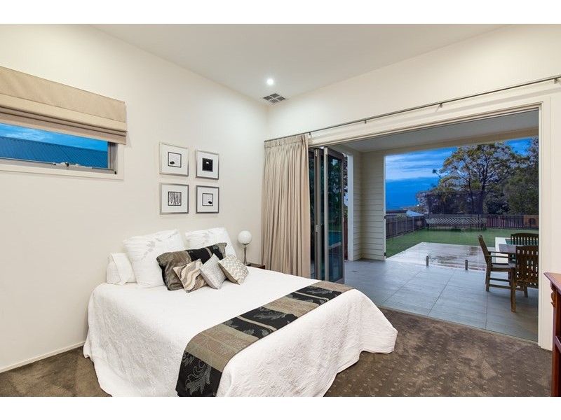 33 Taylor Street, Balmoral QLD 4171