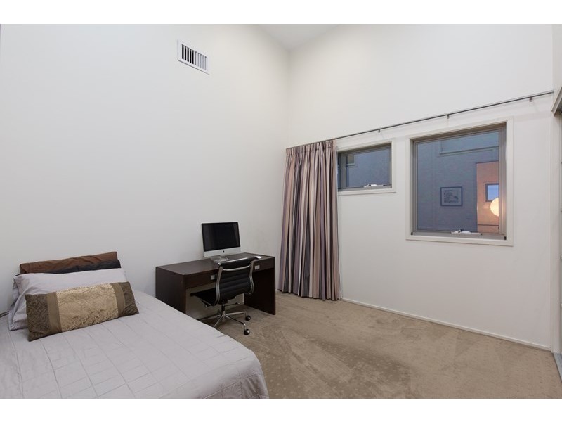 33 Taylor Street, Balmoral QLD 4171