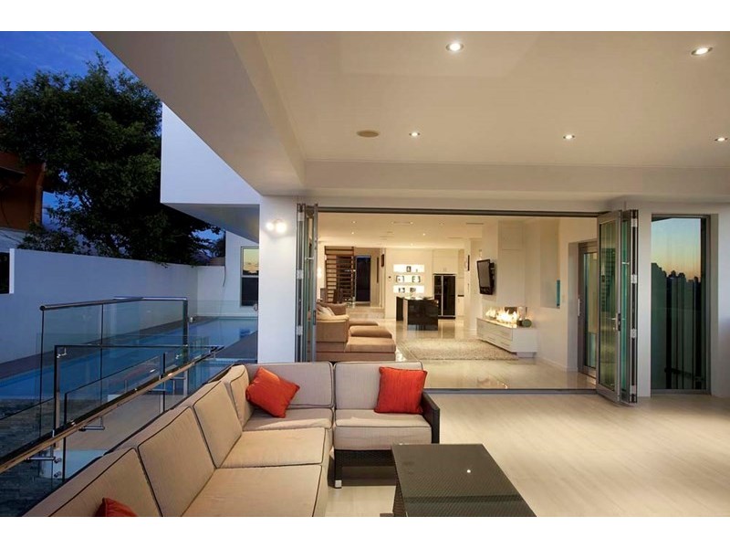 27 Dilkera Street, Balmoral QLD 4171